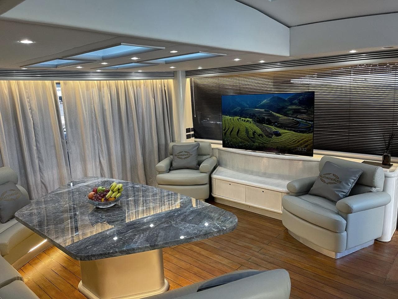 PREDATOR 95" FEET gallery view