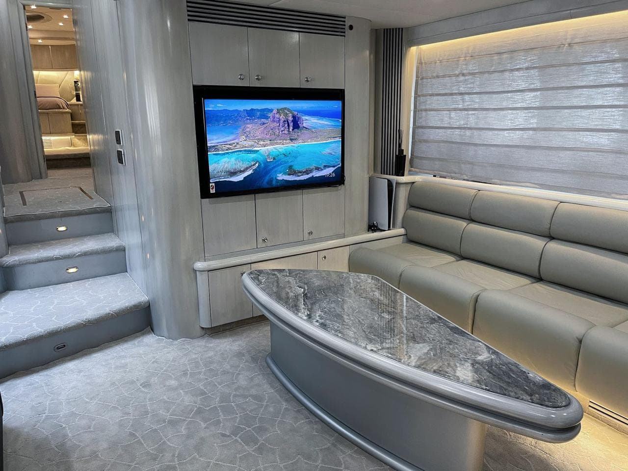PREDATOR 95" FEET gallery view